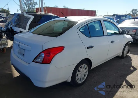 2017 Nissan Versa 1.6 S z USA, uszkodzony, nr VIN 3N1CN7AP3HL833070